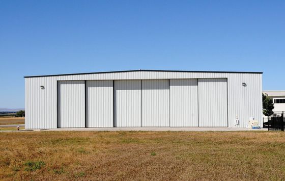 Tinggi Khusus Q355b Q235b Struktur Baja Hangar Prefab Metal Hangar Pesawat
