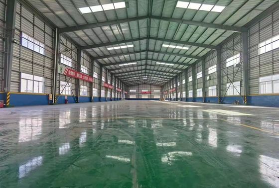 Gudang Baja Span Besar untuk Logistik dan Gudang