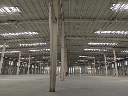 Konstruksi truss struktural logam prefabrikasi dengan dukungan teknis gratis