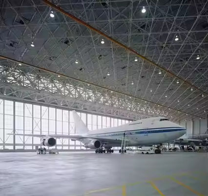 Bangunan Konstruksi Baja Modern yang Disesuaikan Lokasi gudang Prefab bengkel Hangar Pesawat Bangunan Kantor
