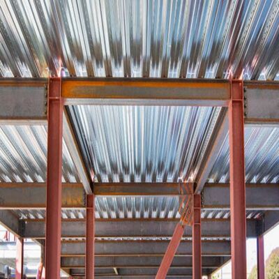 Bangunan baja prefabrikasi kekuatan tinggi dengan umur 50+ tahun dan desain yang dapat disesuaikan untuk penggunaan industri dan komersial